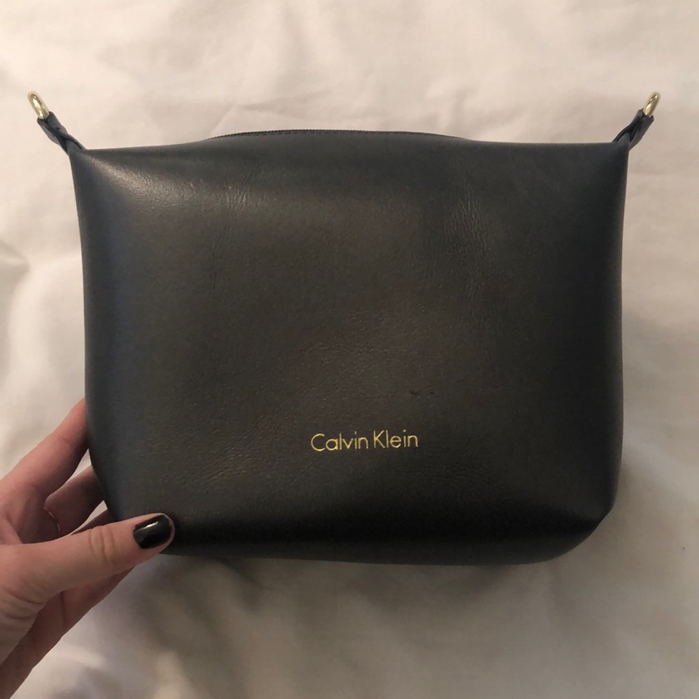 CALVIN KLIEN POUCH